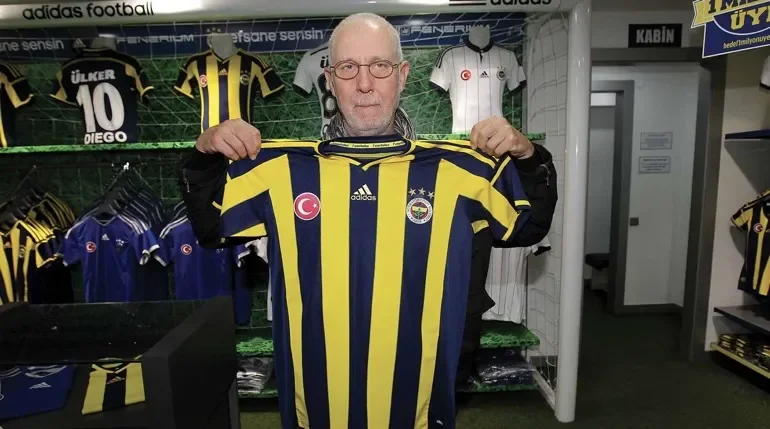 Fenerbahçeli sanatçı İlhan Şeşen hayatını kaybetti