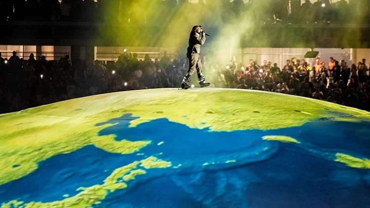 Kanye West'ten  118 bin kişilik İstanbul Konseri
